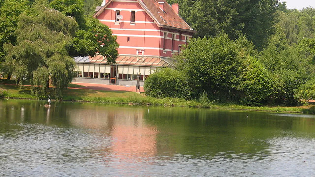 La brasserie et plan d'eau des Etangs Mellaerts